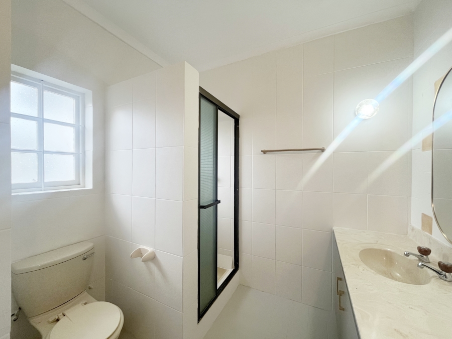 To Let 3 Bedroom Property for Rent in Lemoenkloof Western Cape